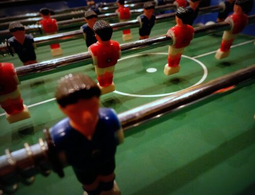 Torneo di Natale, giornata 10: il biliardino esplosivo e l’esordio di Johnny