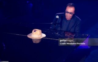 Sanremo 2025 al via: Venditti, il premio alla carriera e il cuore romanista all'Ariston
