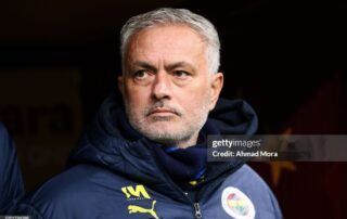 Mourinho squalificato in Turchia: il Fenerbahçe lo difende con forza