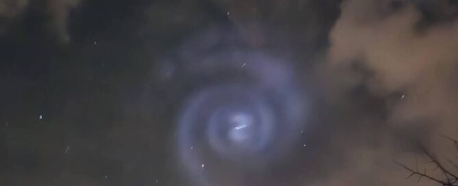 Spirale luminosa nei cieli italiani: il fenomeno spiegato