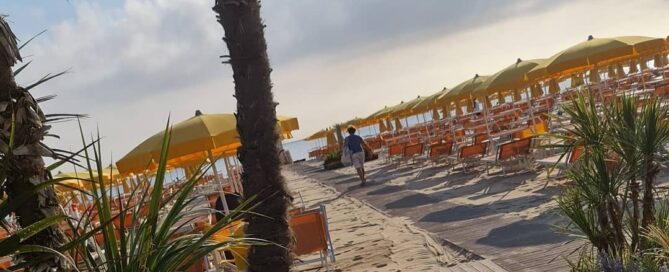 Bagno Pineta 120: Una Storia di Mare, Famiglia e Tradizione