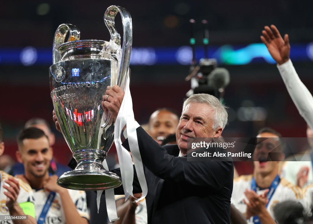 Totti sicuro: “I migliori al mondo sono due, Mourinho e Ancelotti”