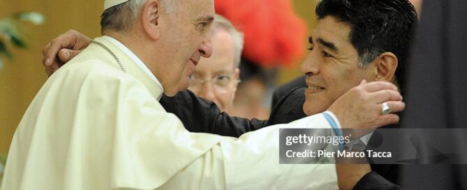 È morto Papa Francesco: tra sacro e profano, il Papa del Popolo e del Pallone